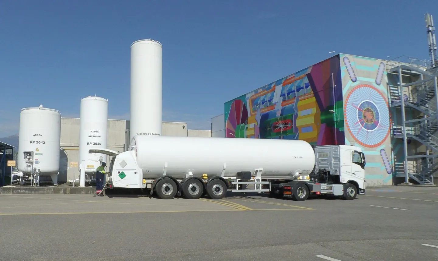 cryogenic truck